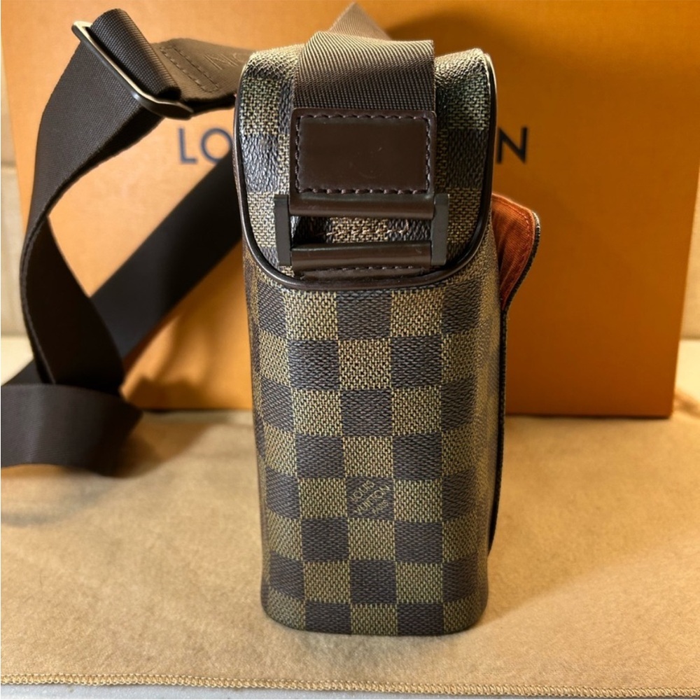 Louis Vuitton Crossbody Bag - Picture 13 of 15